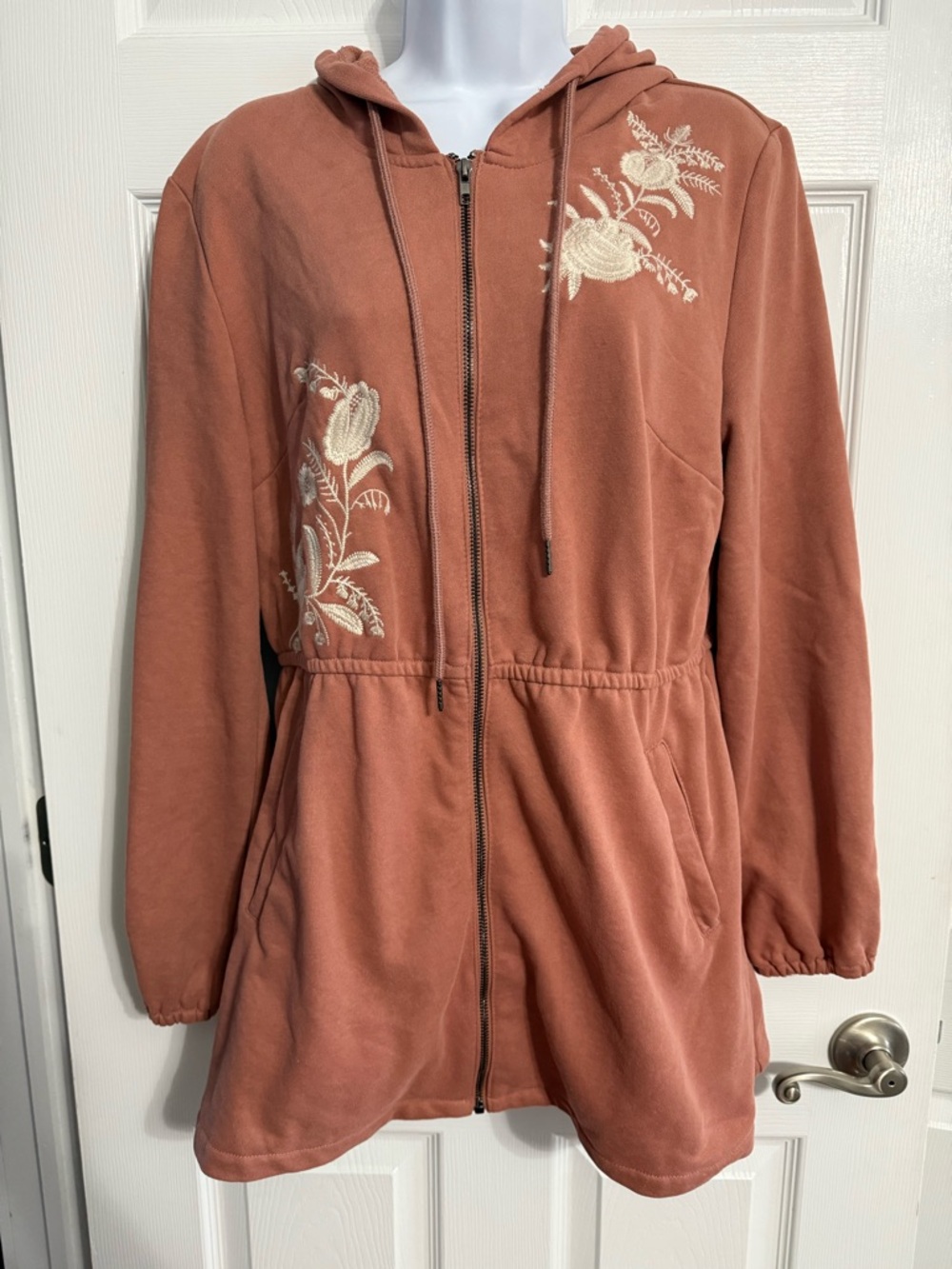 Solitaire Dusty Rose embroider light weight Hooded jacket